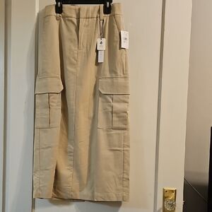 NWT Sanctuary Tan Cargo Maxi Skirt. Size 25" Waist.